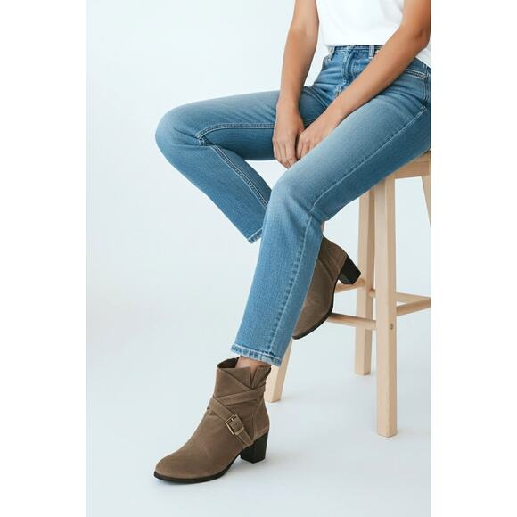 Matisse Gray Suede HARPER Ankle Booties Boot Side Zip Buckle 2.75 Heel Size 10M - Picture 1 of 8